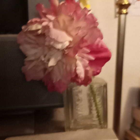 Faux peony in bottle - Picture 1 of 1